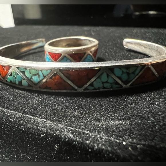 Vintage Native Zuni Sterling silver cuff bracelet and matching ring - Picture 3 of 12